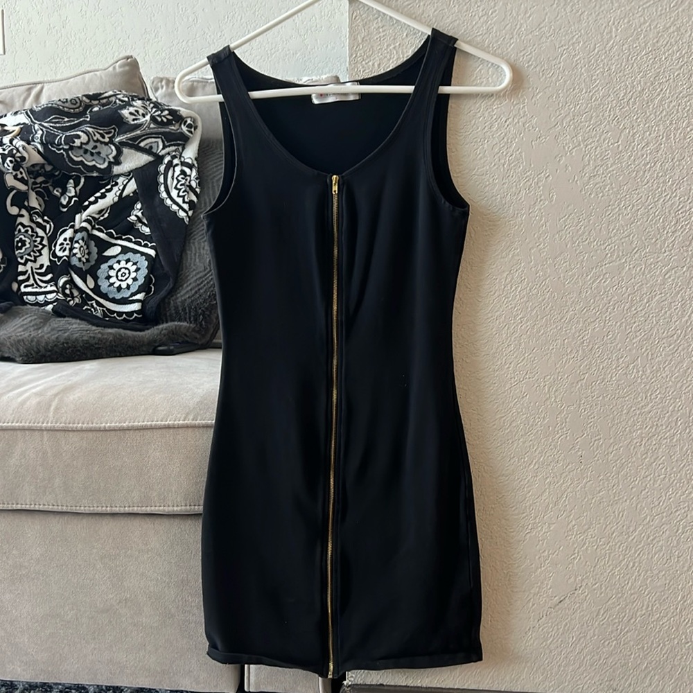 Short zipper dress - Tight fitting, super flattering!